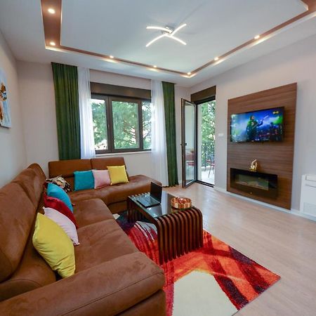 Pine 1 Apartment In The Center 特雷比涅 外观 照片